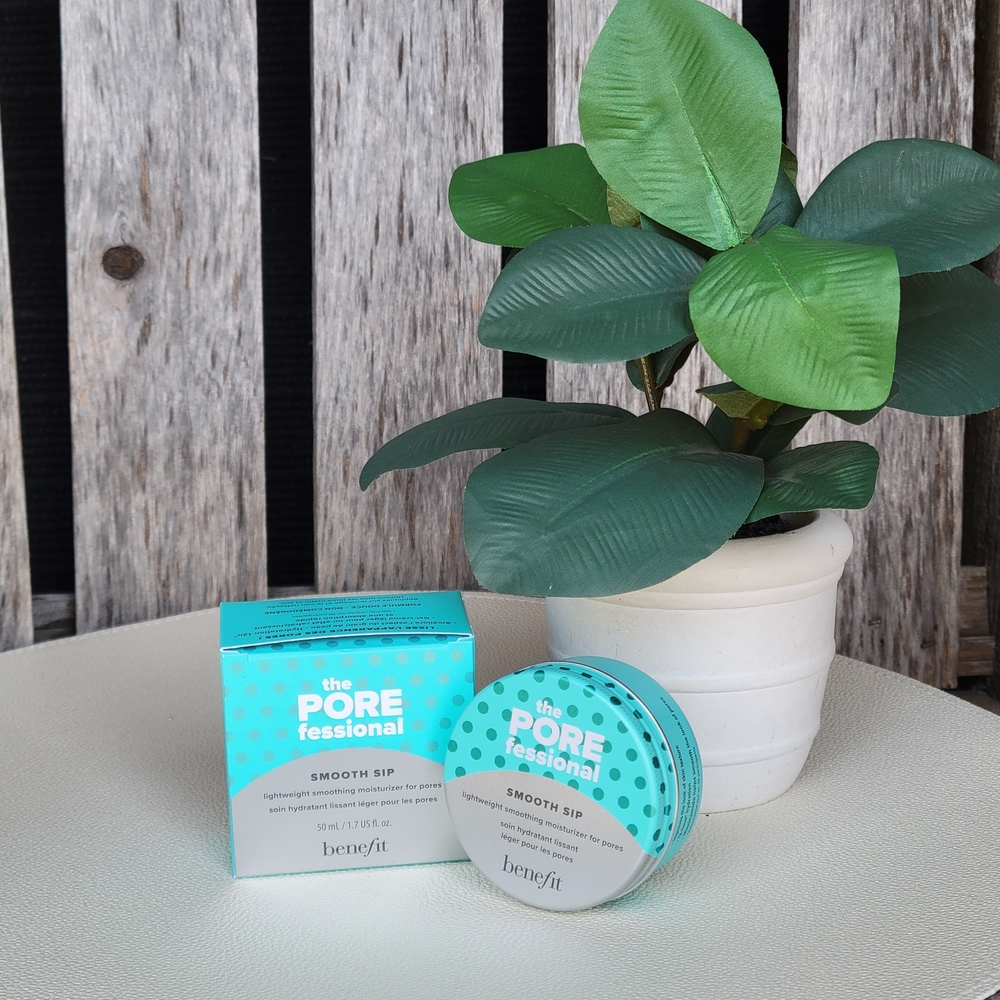 Benefit The POREfessional Smooth Sip Moisturizer - Turquoise - Picture 3 of 5